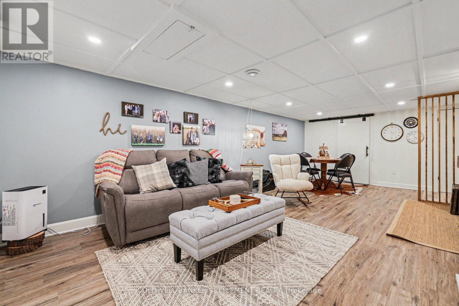 22 BROADVIEW AVENUE W - 29