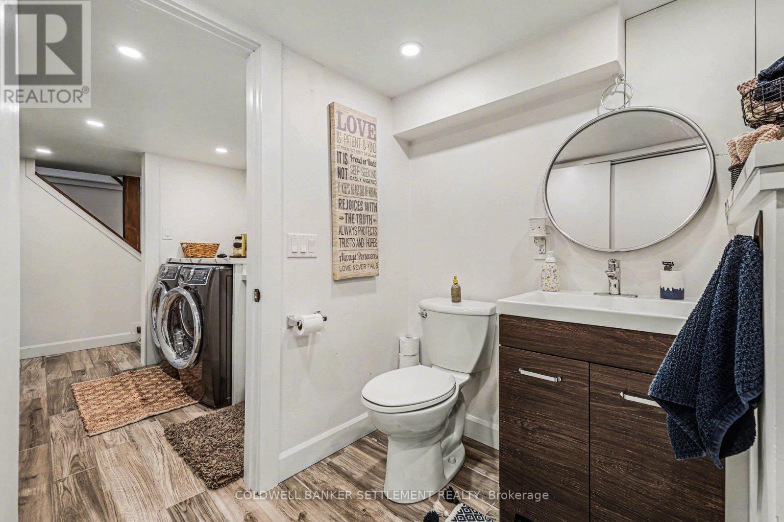 22 BROADVIEW AVENUE W - 39