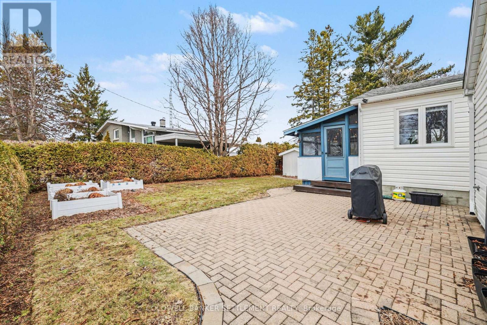22 BROADVIEW AVENUE W - 42