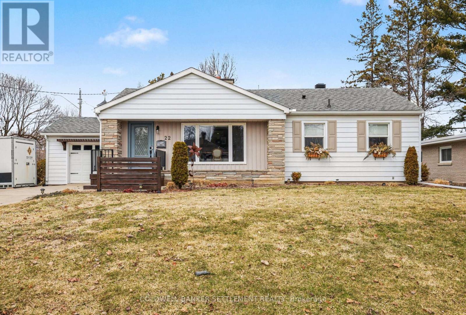 22 BROADVIEW AVENUE W - 46