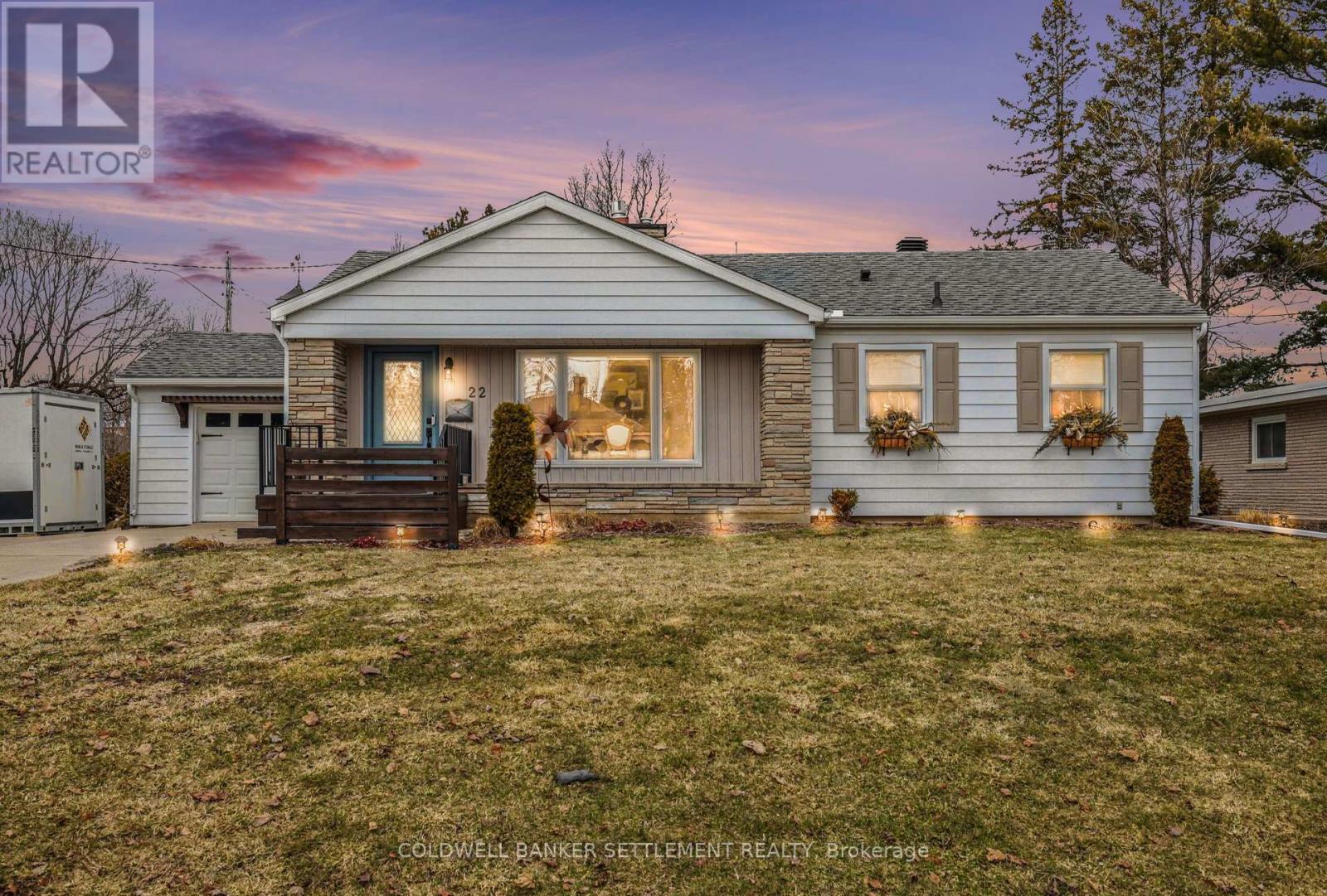22 BROADVIEW AVENUE W - 48