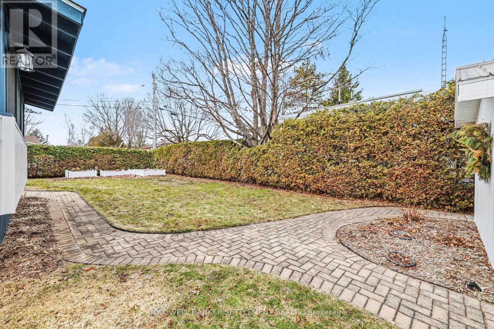 22 BROADVIEW AVENUE W - 45