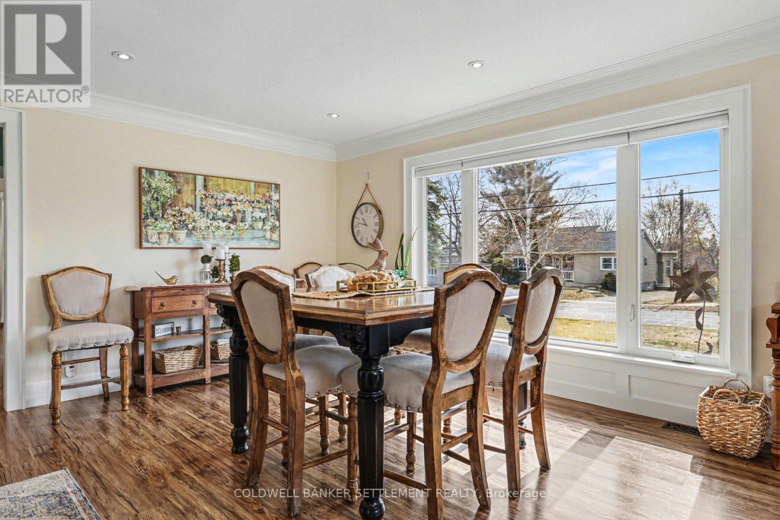 22 BROADVIEW AVENUE W - 8