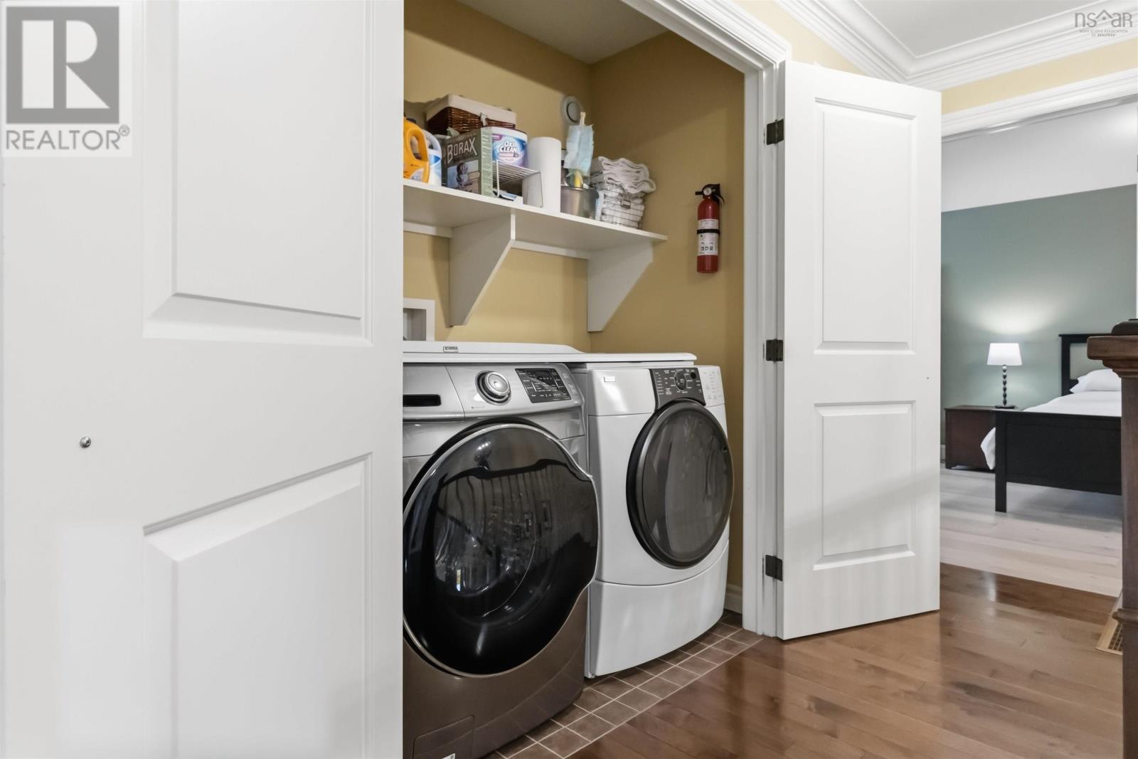 Property 21 of 49 of 53 White Glove Terrace