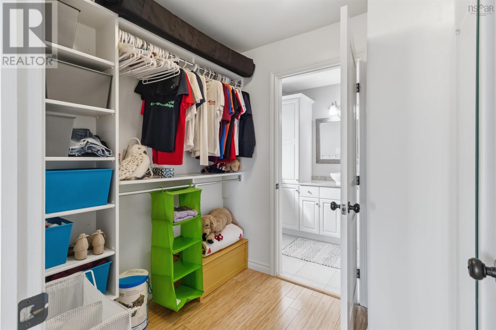 Property 34 of 49 of 53 White Glove Terrace