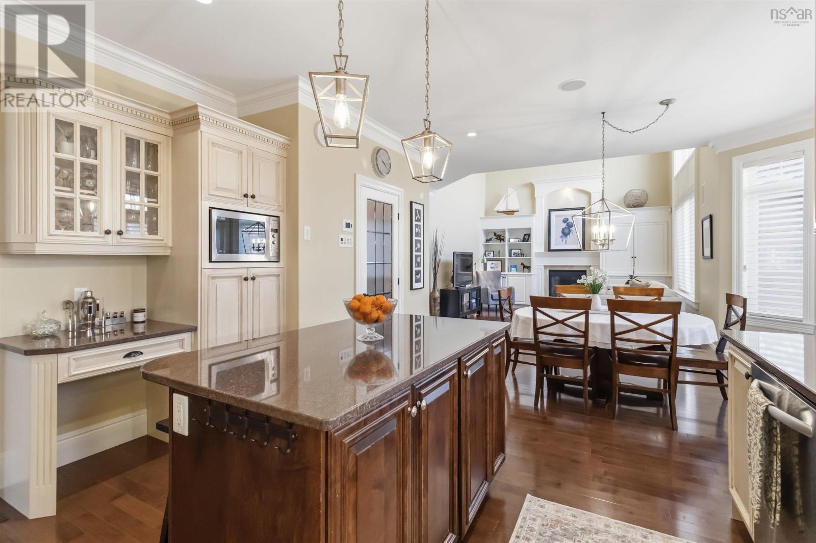 Property 13 of 49 of 53 White Glove Terrace