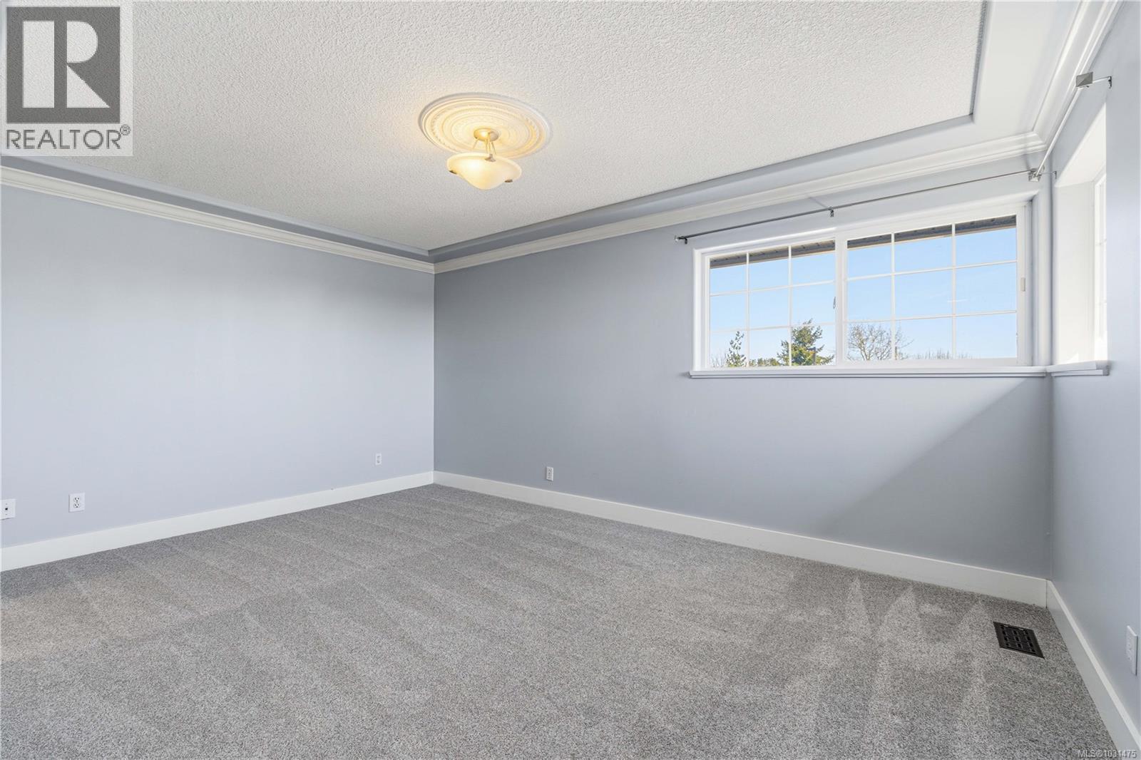 716 Ermineskin Ave, Parksville