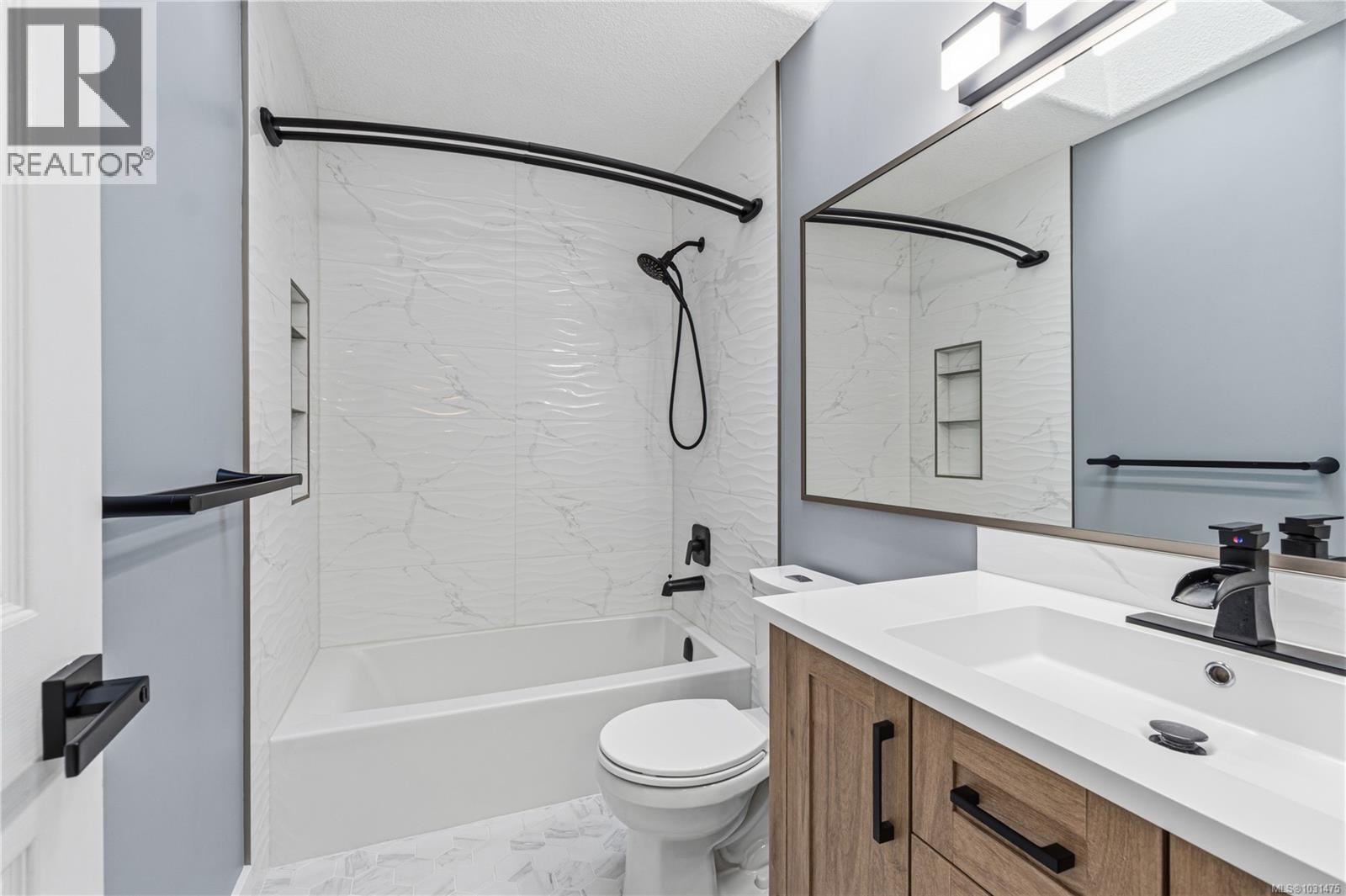 716 Ermineskin Ave, Parksville