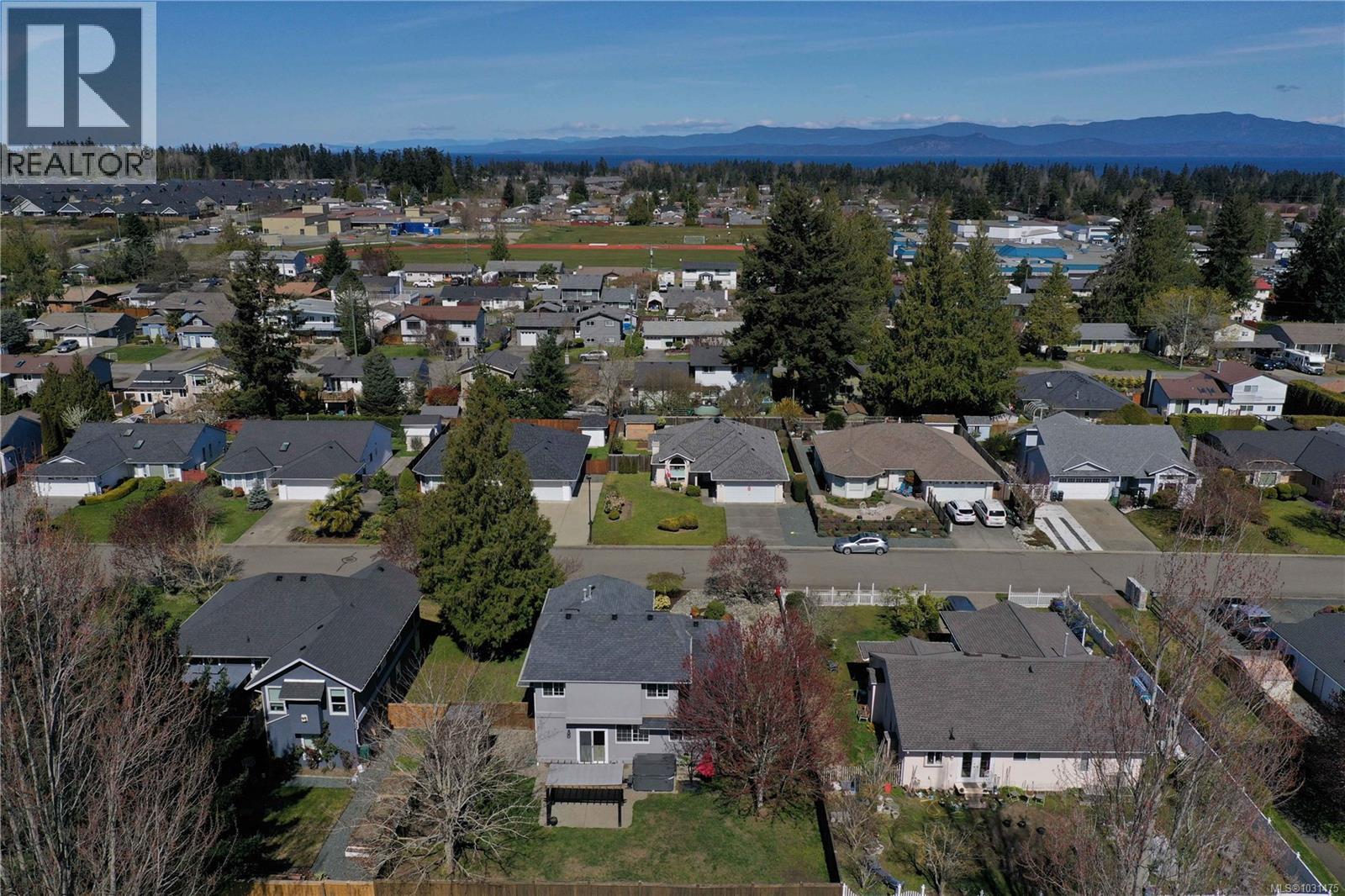 716 Ermineskin Ave, Parksville