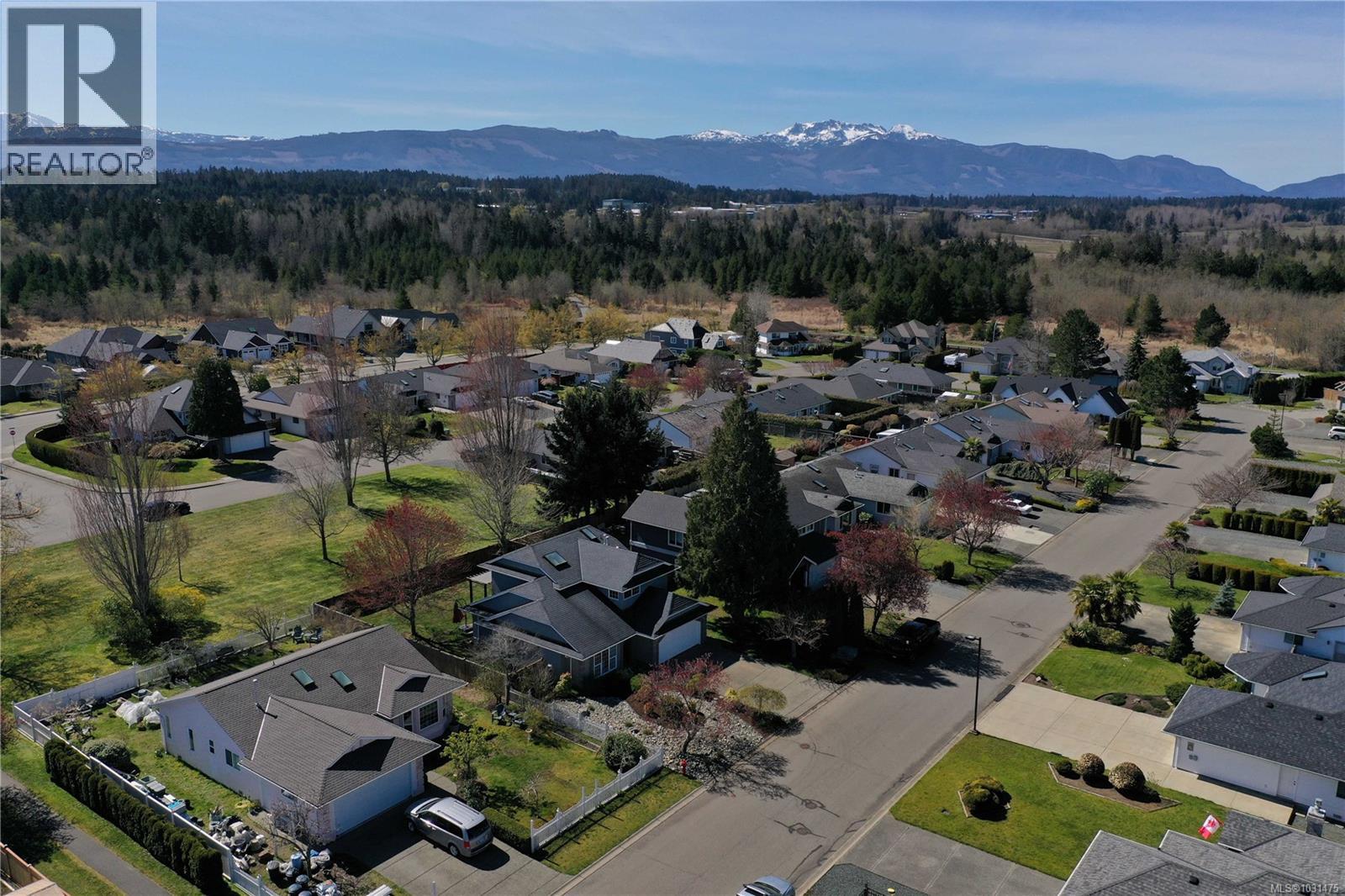 716 Ermineskin Ave, Parksville