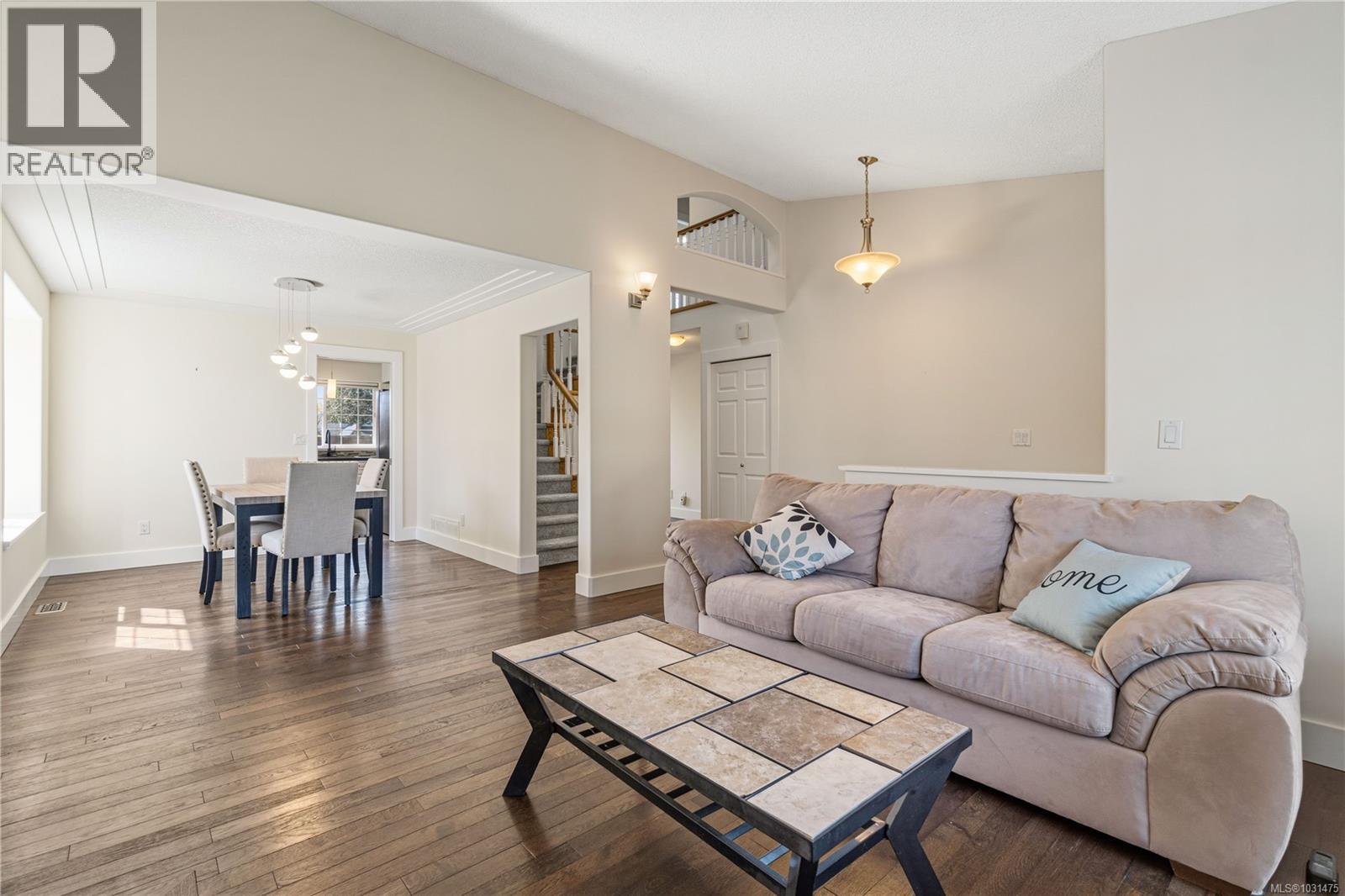 716 Ermineskin Ave, Parksville