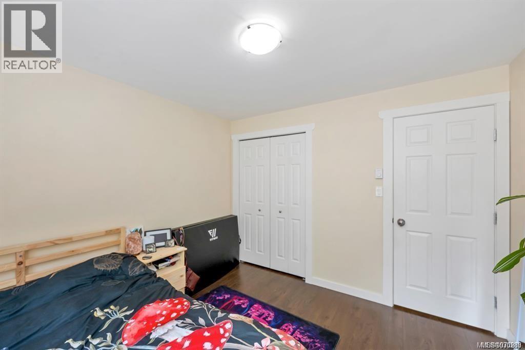 8033 Greendale Rd - 37