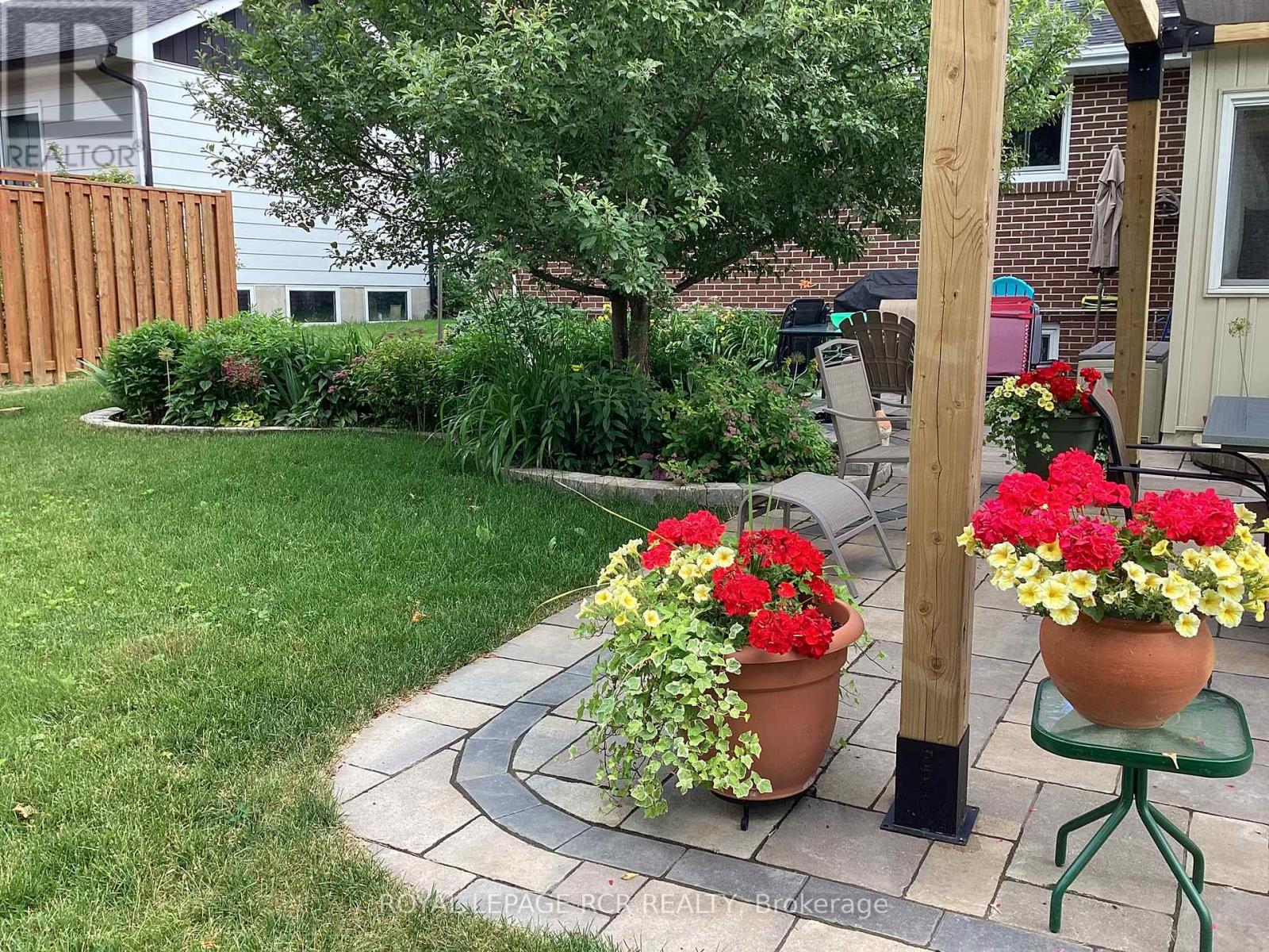 1049 ELGIN STREET - 31