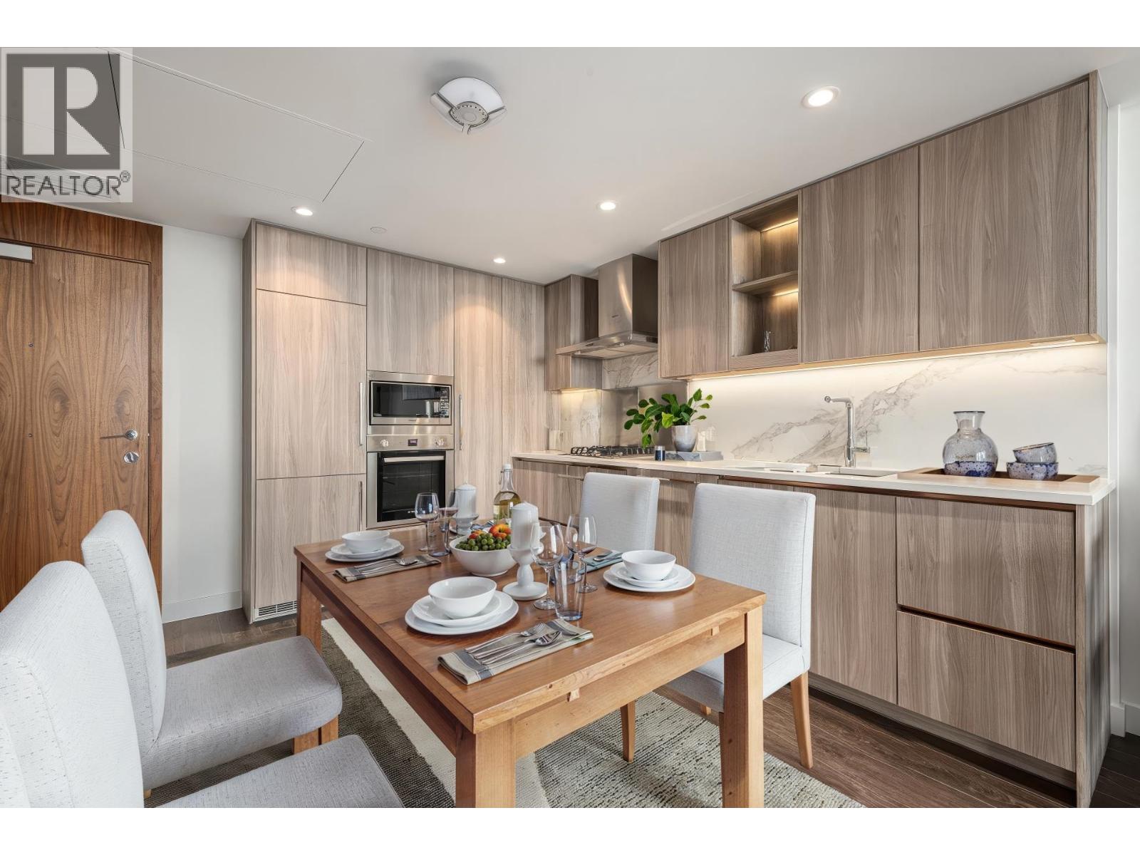 1306 8611 HAZELBRIDGE WAY