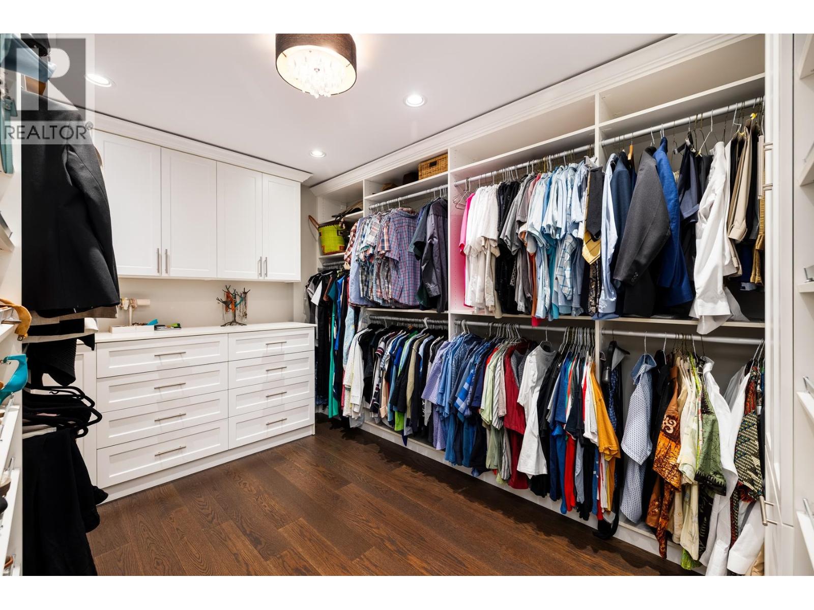 3850 ST. MARYS AVENUE, North Vancouver