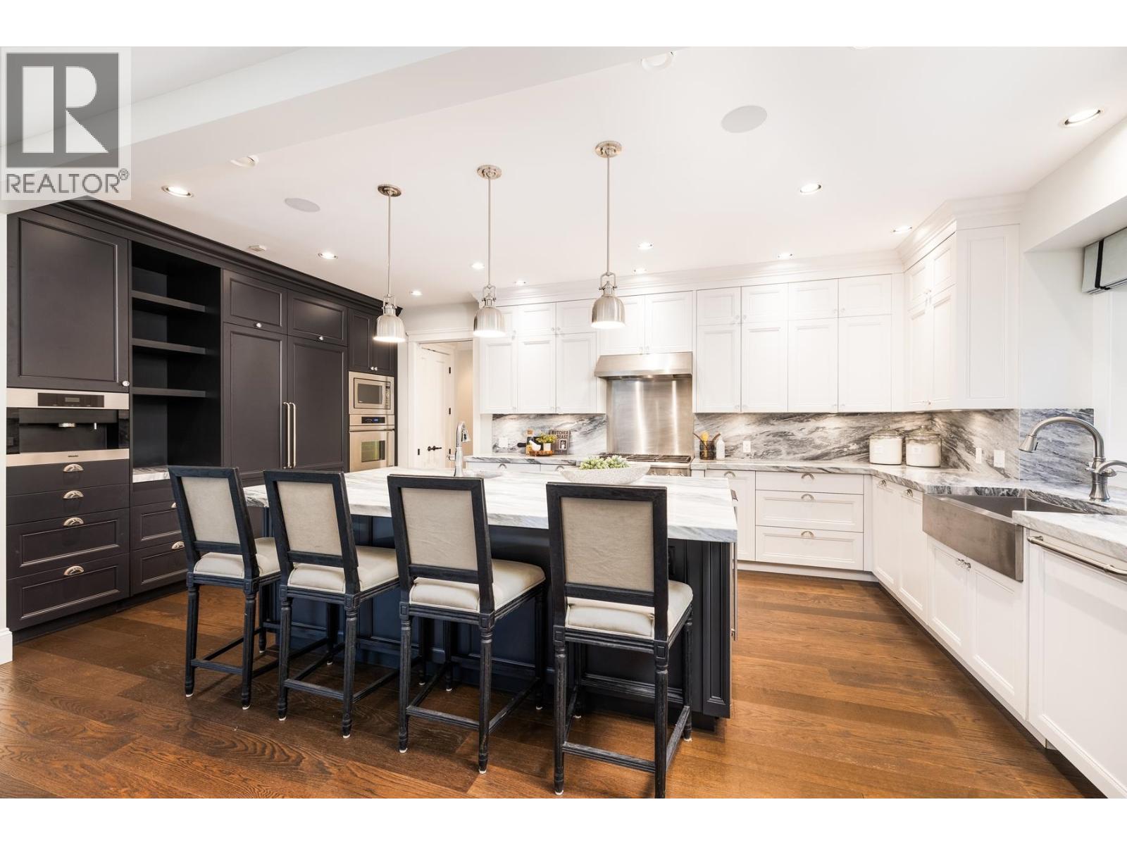 3850 ST. MARYS AVENUE, North Vancouver