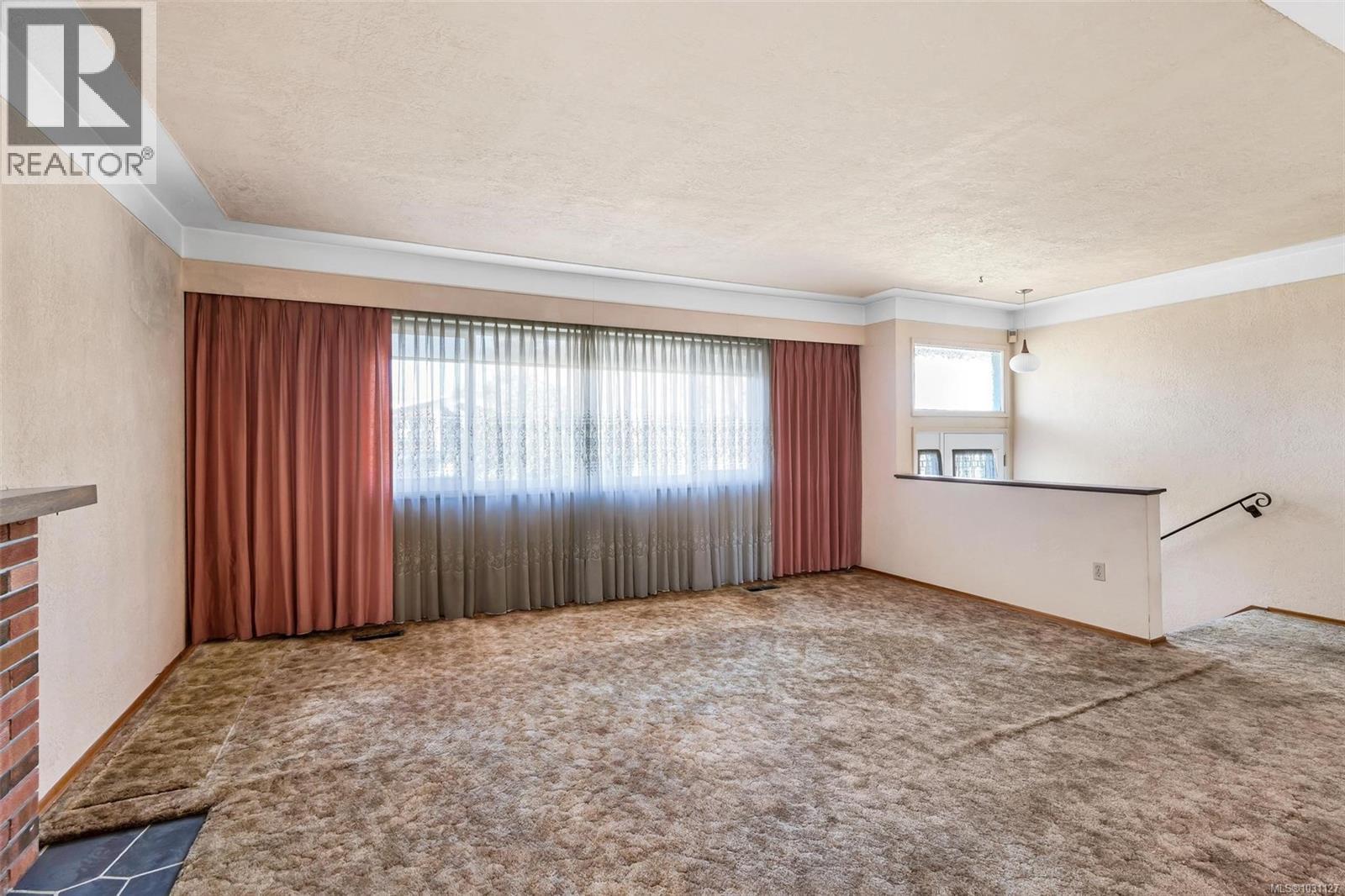  2555 Victor Street, Victoria