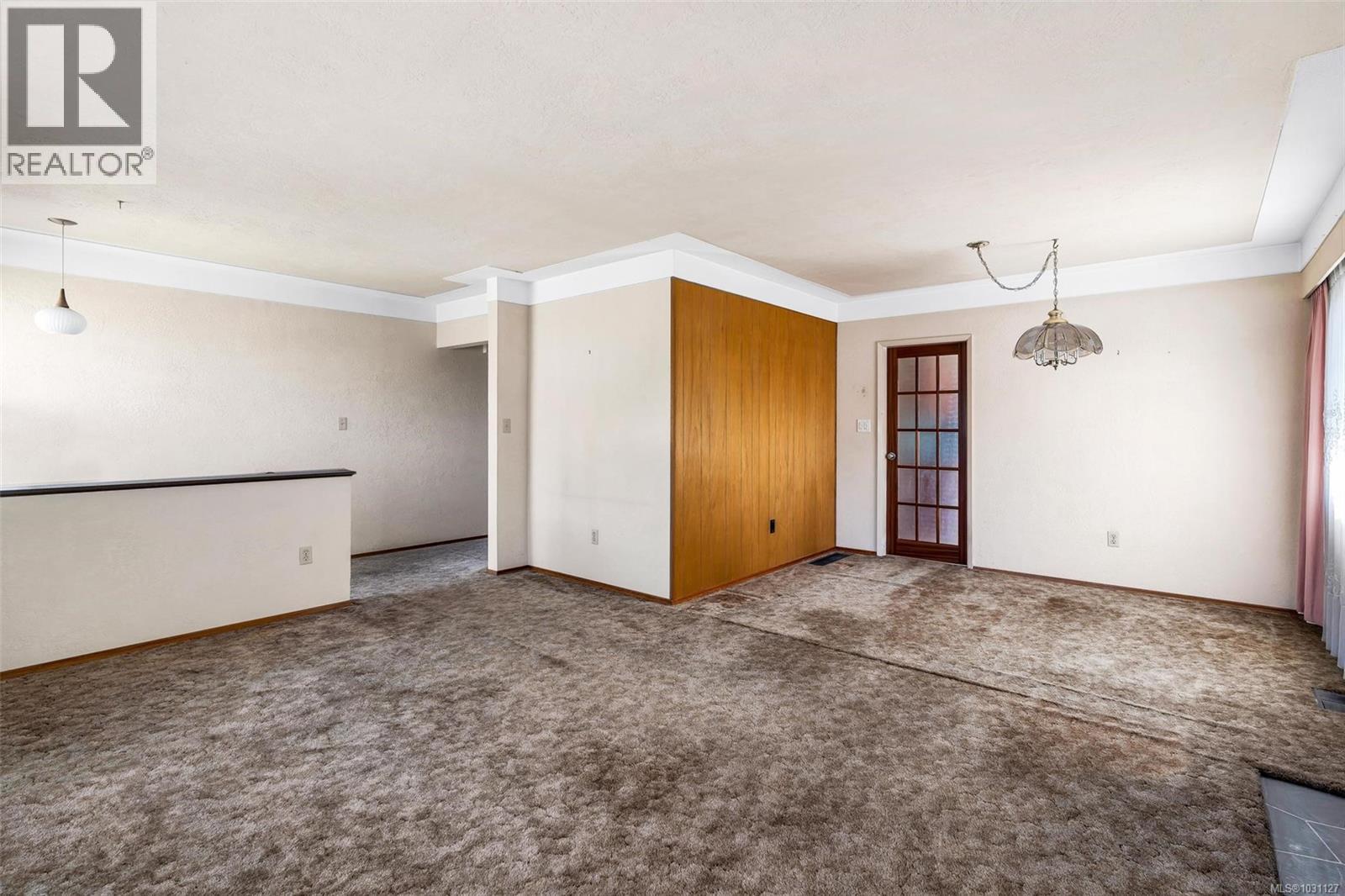  2555 Victor Street, Victoria