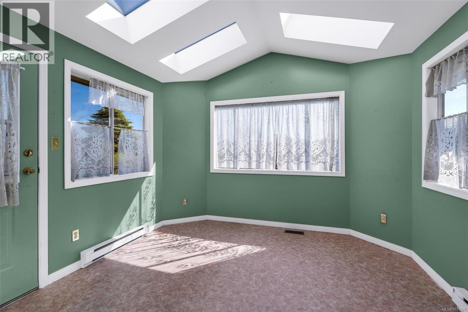  2555 Victor Street, Victoria