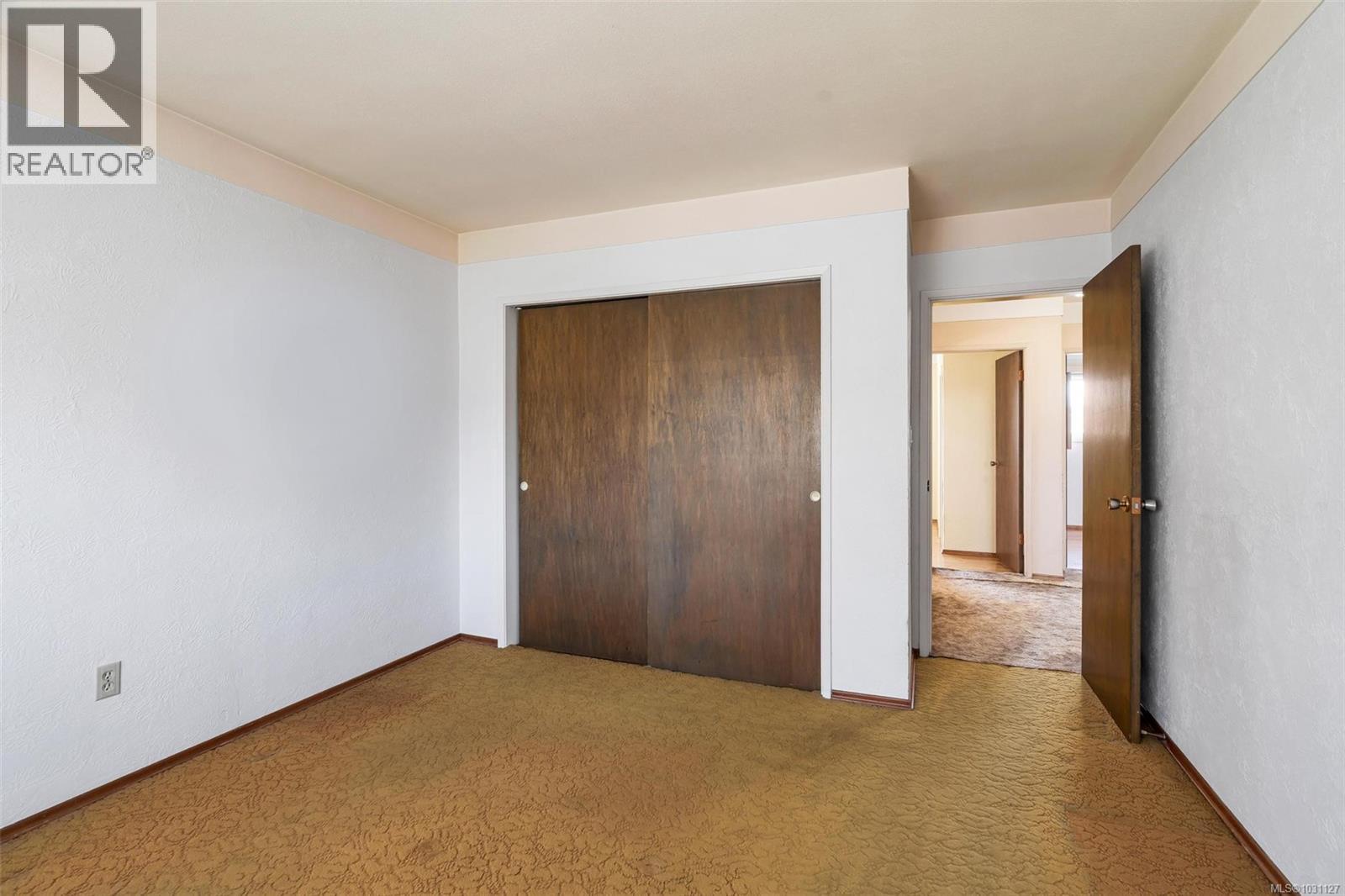  2555 Victor Street, Victoria