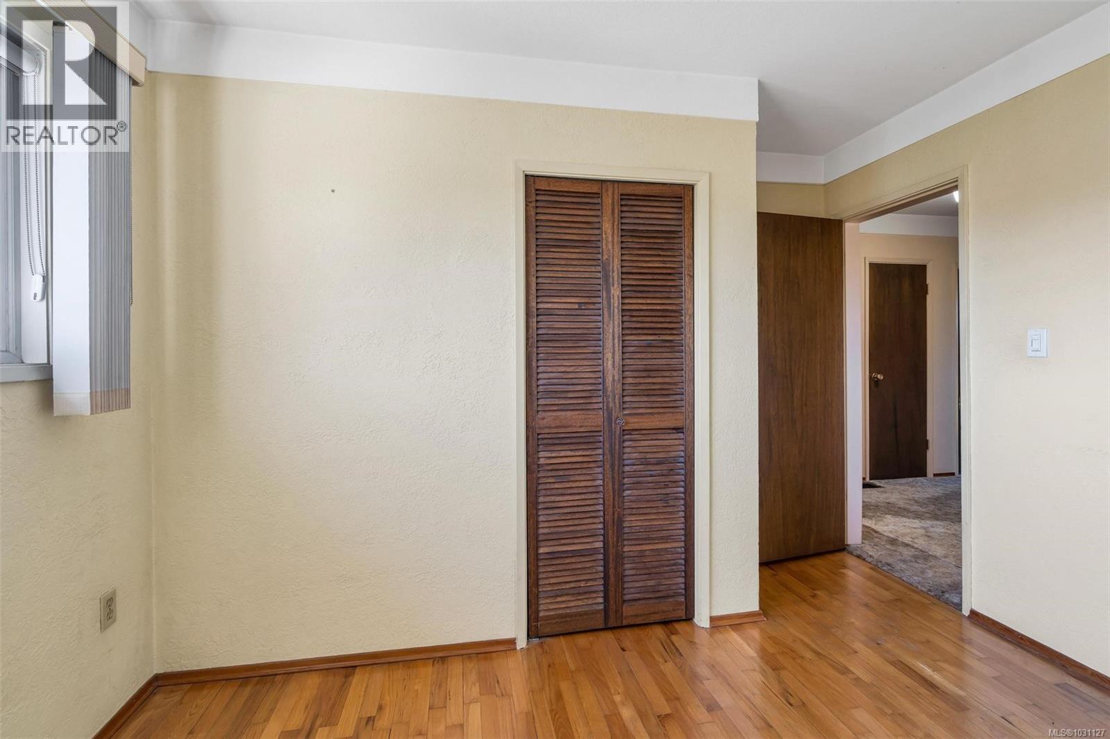  2555 Victor Street, Victoria