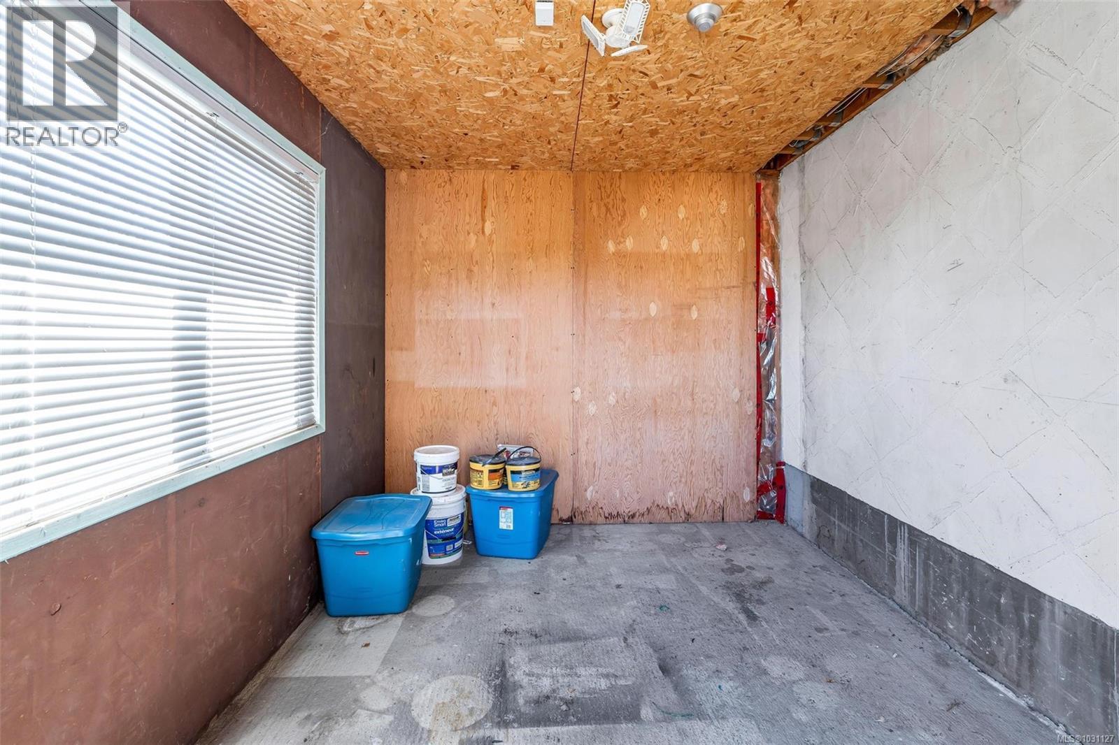  2555 Victor Street, Victoria