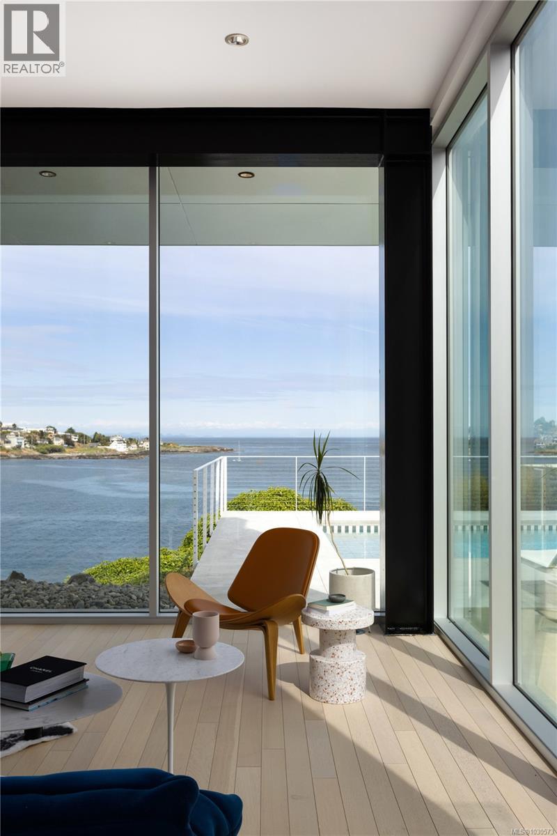  295 King George Terrace, Oak Bay