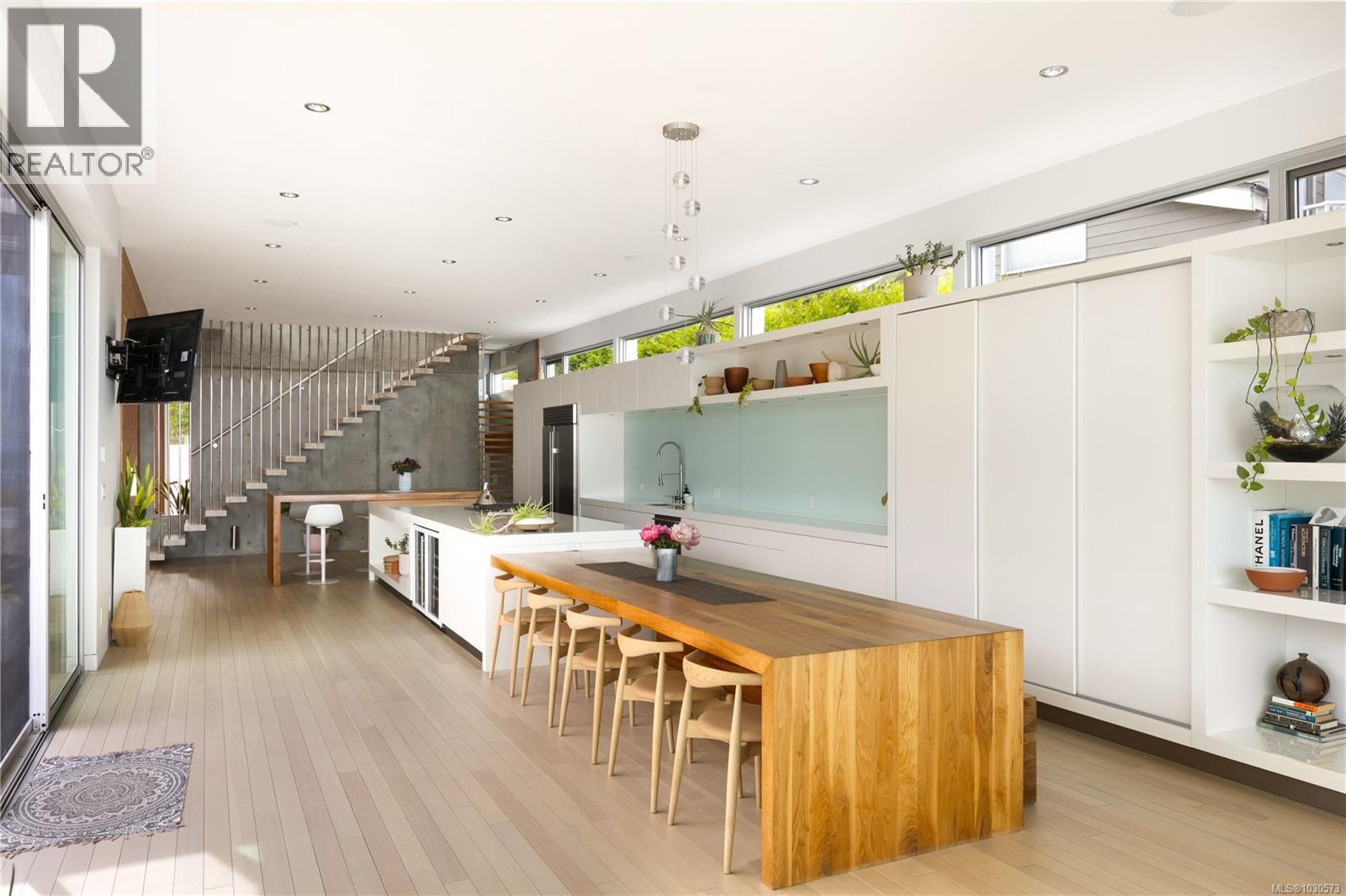  295 King George Terrace, Oak Bay