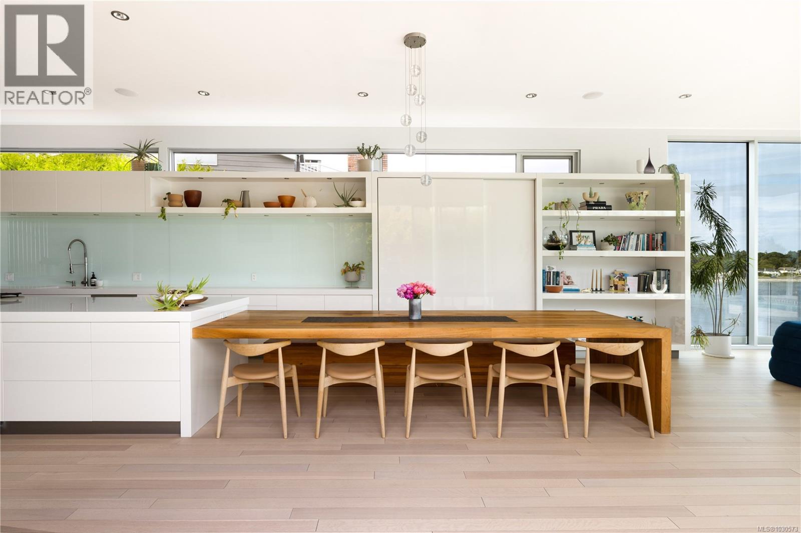  295 King George Terrace, Oak Bay