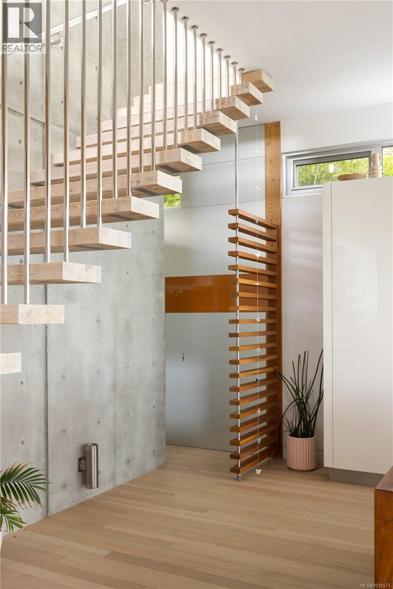  295 King George Terrace, Oak Bay