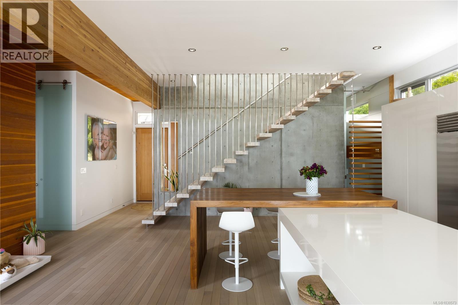  295 King George Terrace, Oak Bay