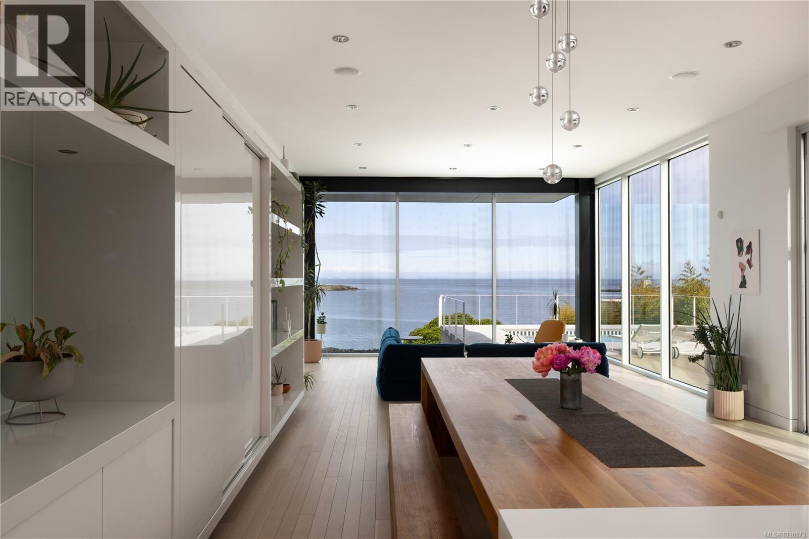  295 King George Terrace, Oak Bay