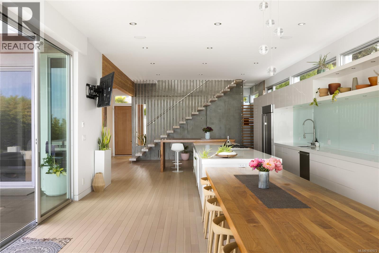  295 King George Terrace, Oak Bay