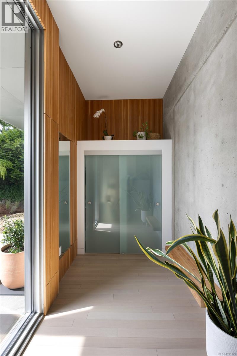  295 King George Terrace, Oak Bay