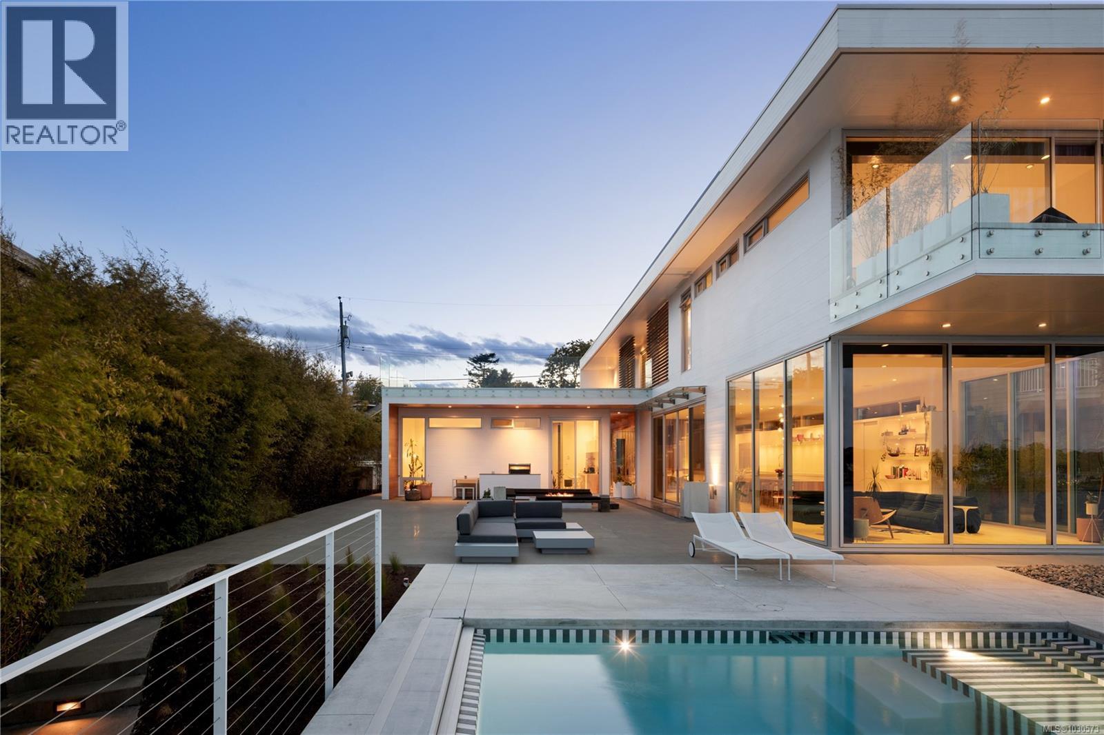  295 King George Terrace, Oak Bay