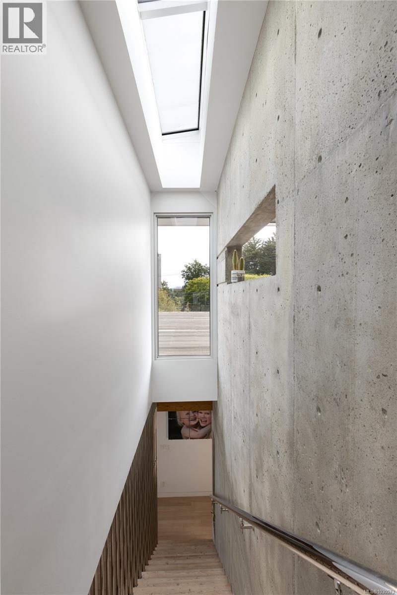  295 King George Terrace, Oak Bay