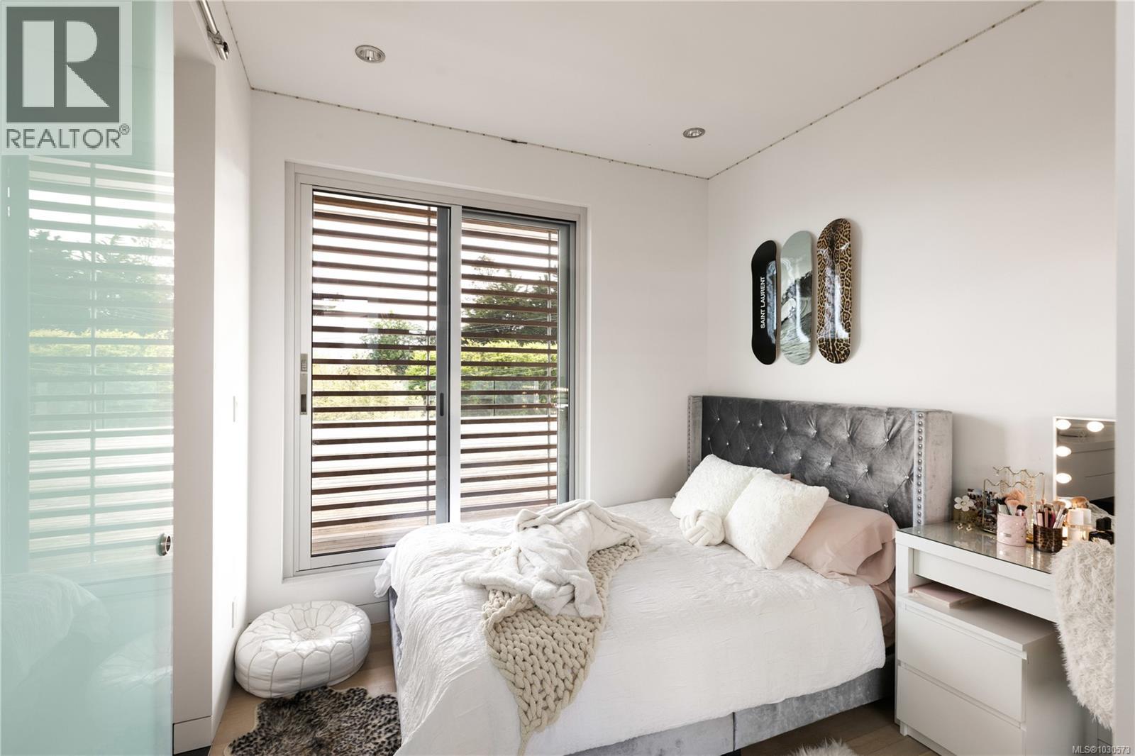  295 King George Terrace, Oak Bay