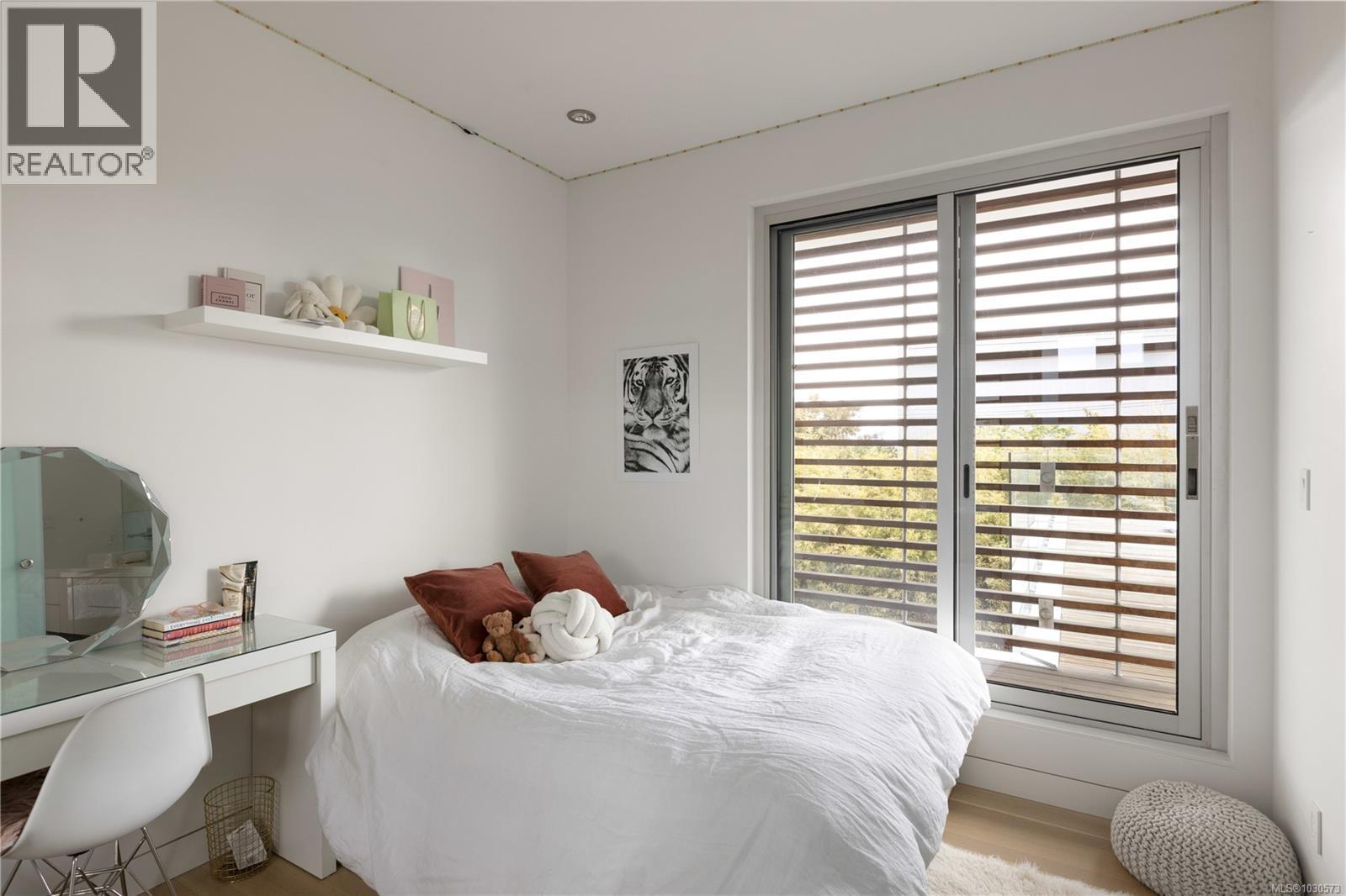  295 King George Terrace, Oak Bay