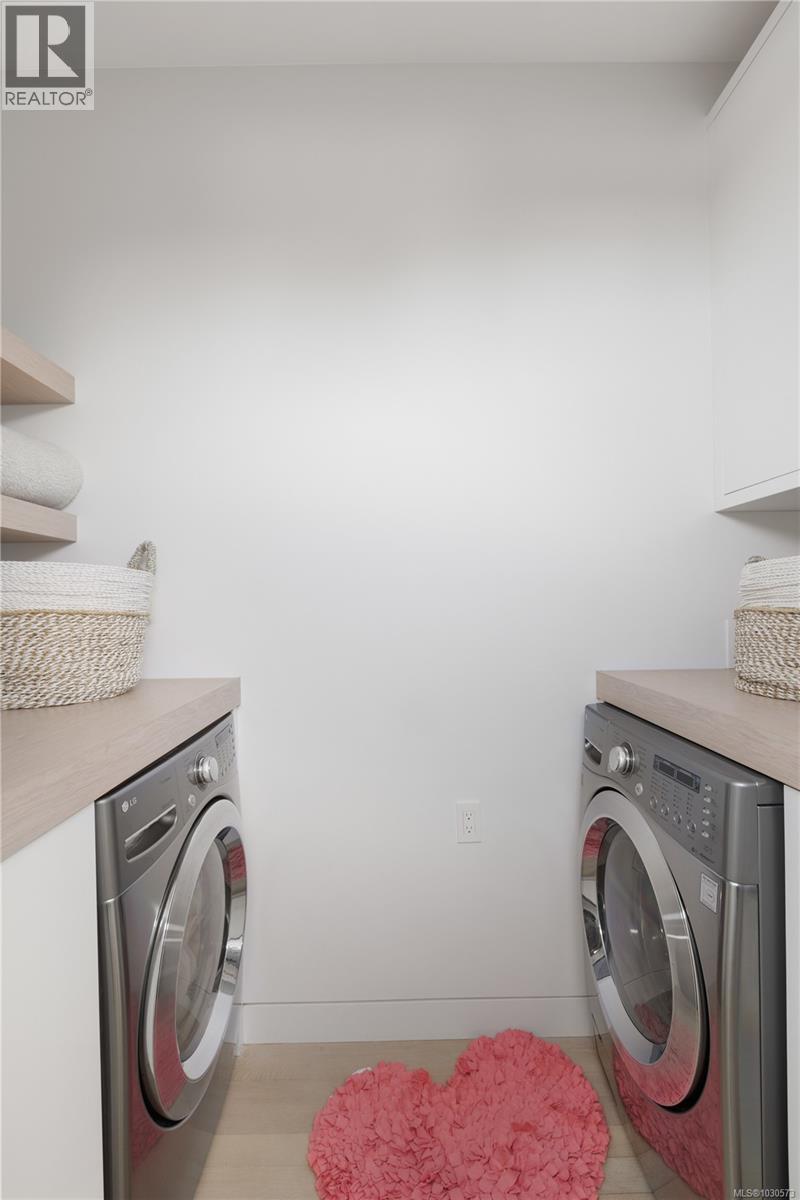  295 King George Terrace, Oak Bay