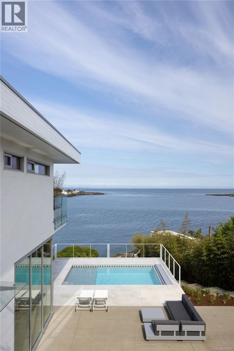  295 King George Terrace, Oak Bay