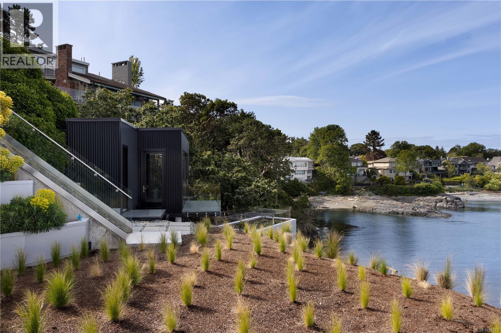  295 King George Terrace, Oak Bay