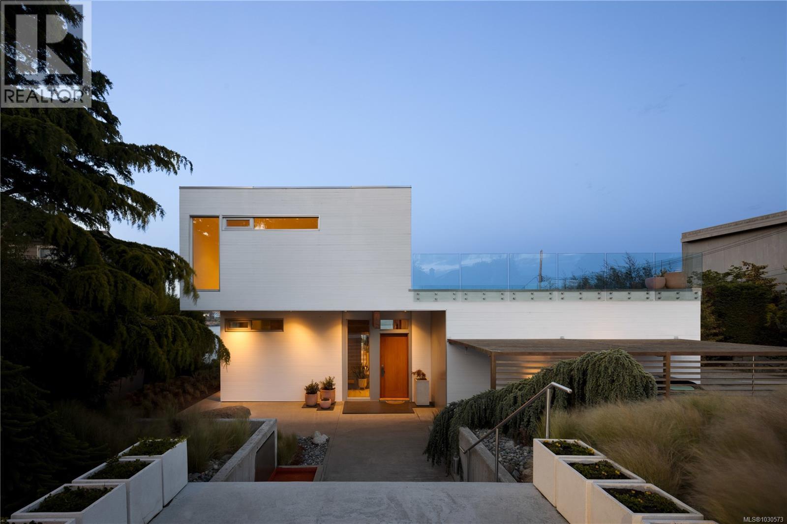  295 King George Terrace, Oak Bay