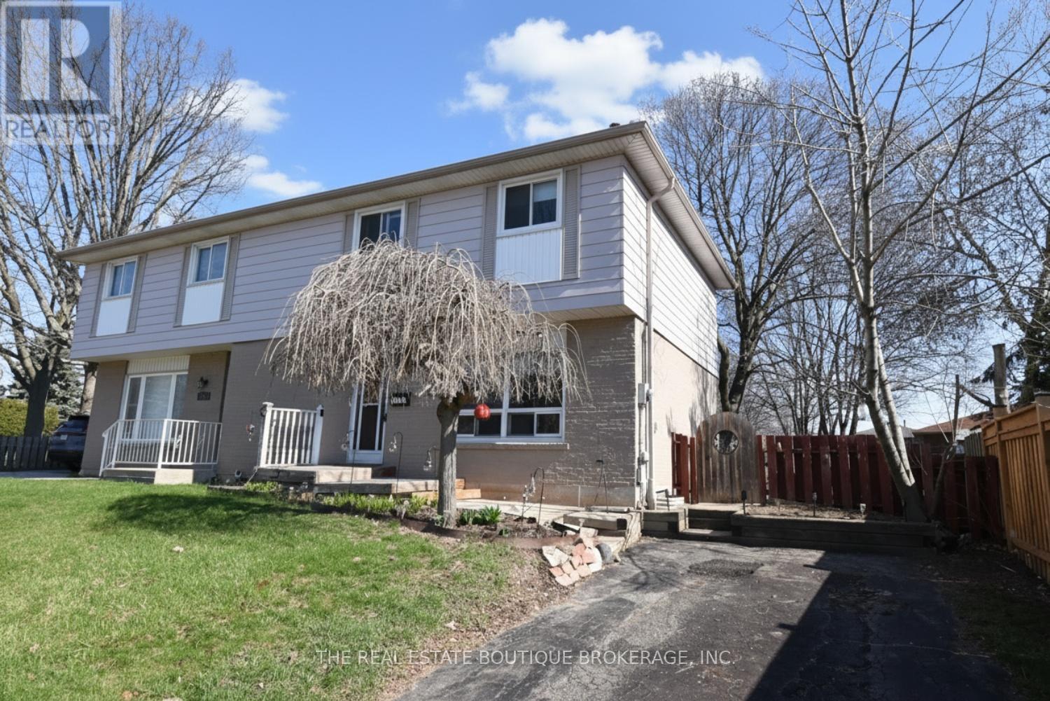 1345 COLONSAY DRIVE - 3