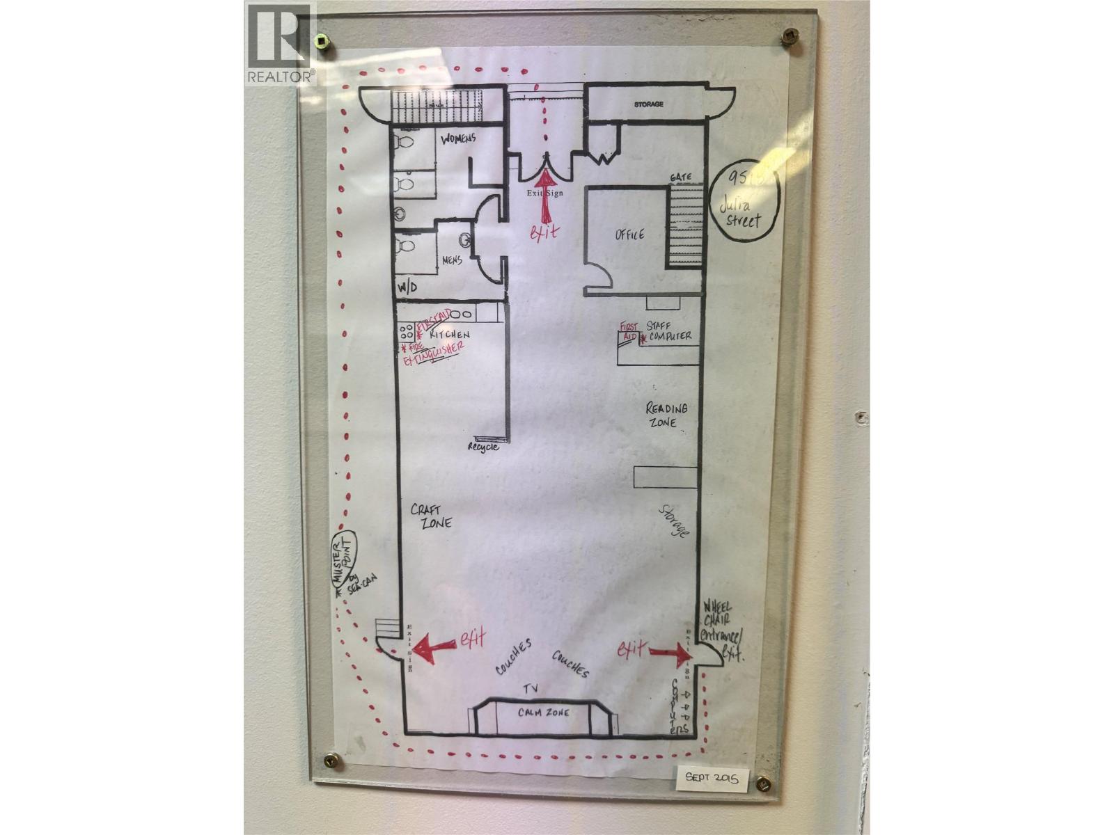 9512 Julia Street, Summerland