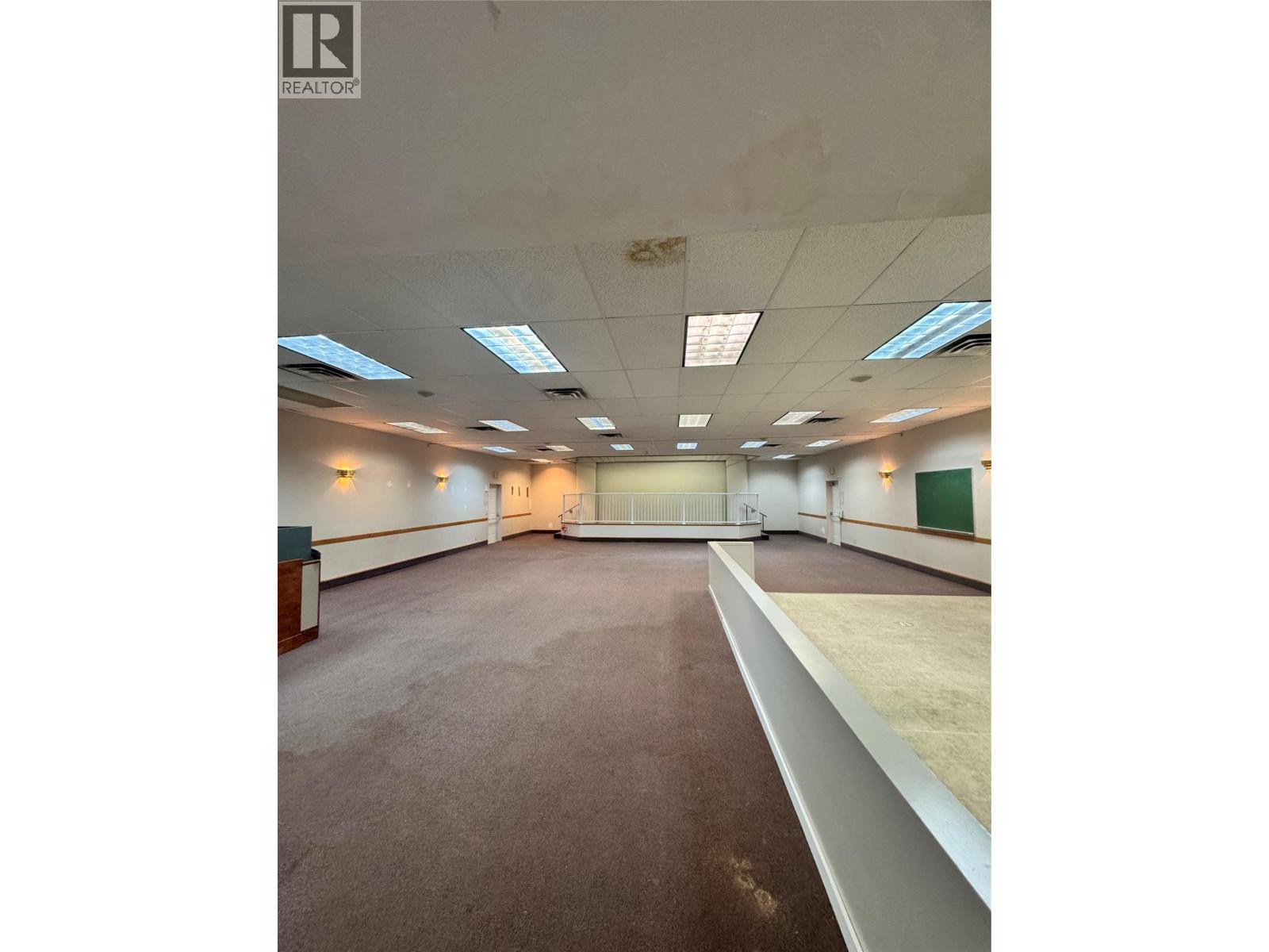 9512 Julia Street, Summerland