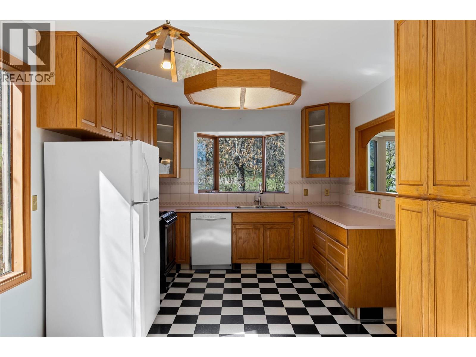 211 CONNAUGHT ROAD - 11