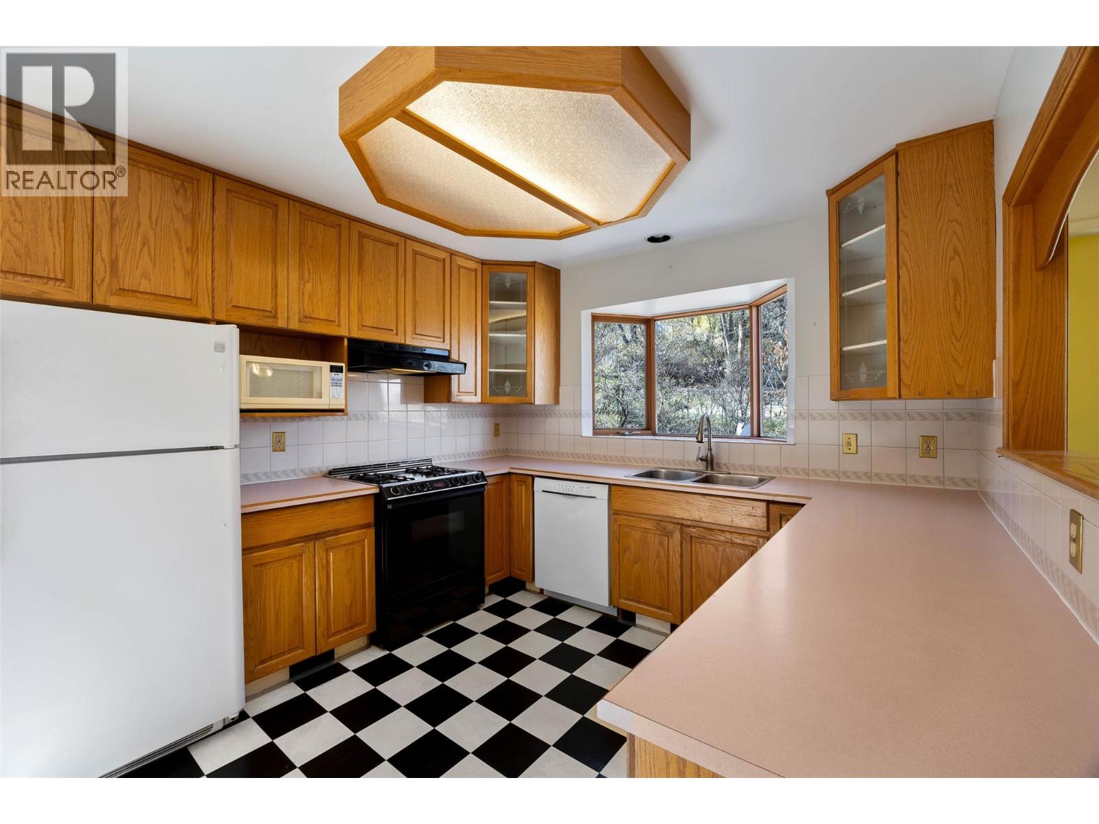 211 CONNAUGHT ROAD - 12