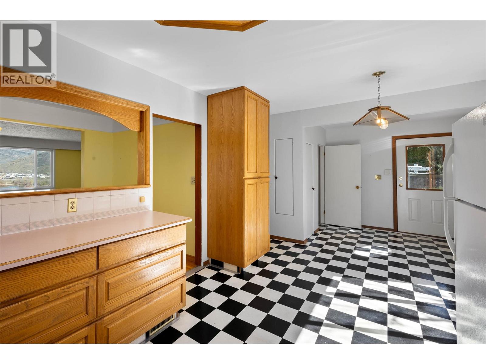 211 CONNAUGHT ROAD - 15