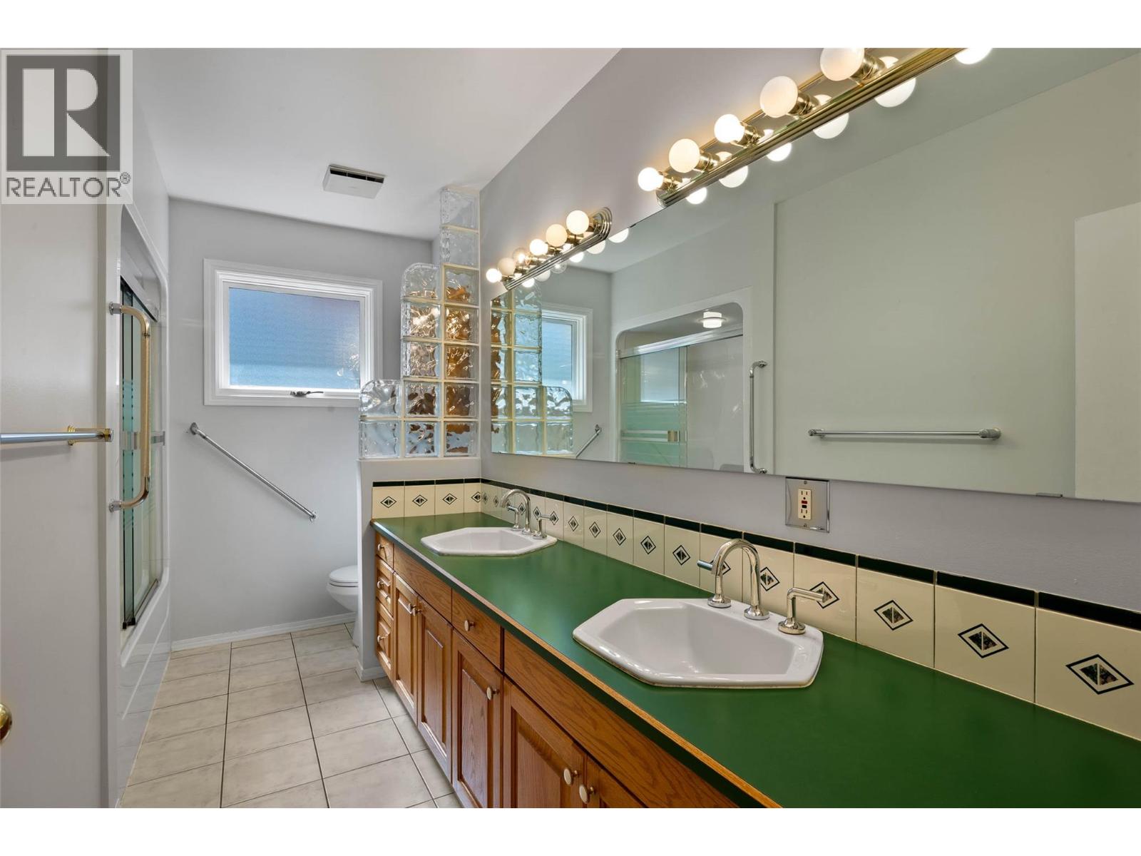 211 Connaught Road - 19