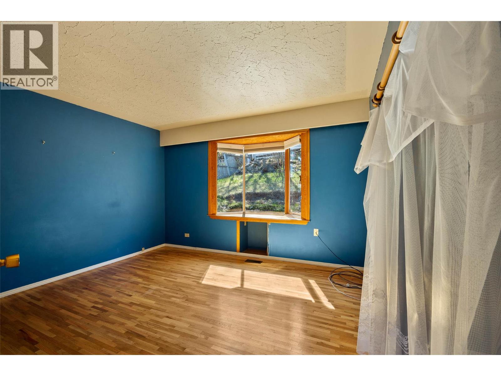 211 CONNAUGHT ROAD - 20